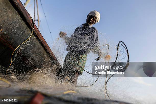 24 Fishermen Operate Chinese Fishing Nets At Fort Kochi As