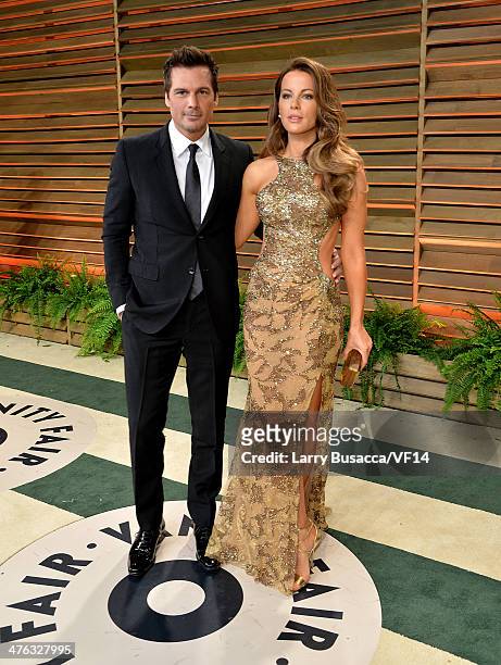 Director Len Wiseman and actress Kate Beckinsale attend the 2014 Vanity Fair Oscar Party Hosted By Graydon Carter on March 2, 2014 in West Hollywood,...