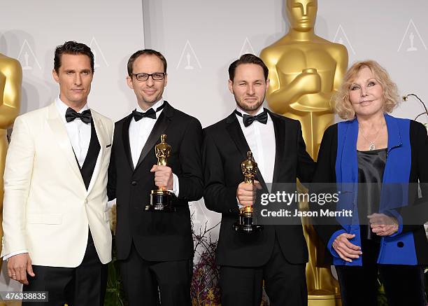 Actor Matthew McConaughey, Filmmakers Laurent Witz and Alexandre Espigares, winners of Best Short Film, Animated and actress Kim Novak pose in the...