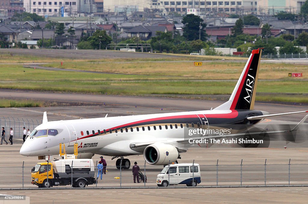 MRJ 'Made In Japan' Airliner Test Continues