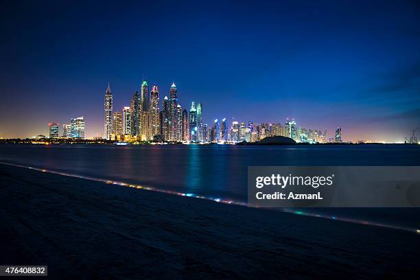 marina de dubai à noite - dubai jumeirah beach imagens e fotografias de stock