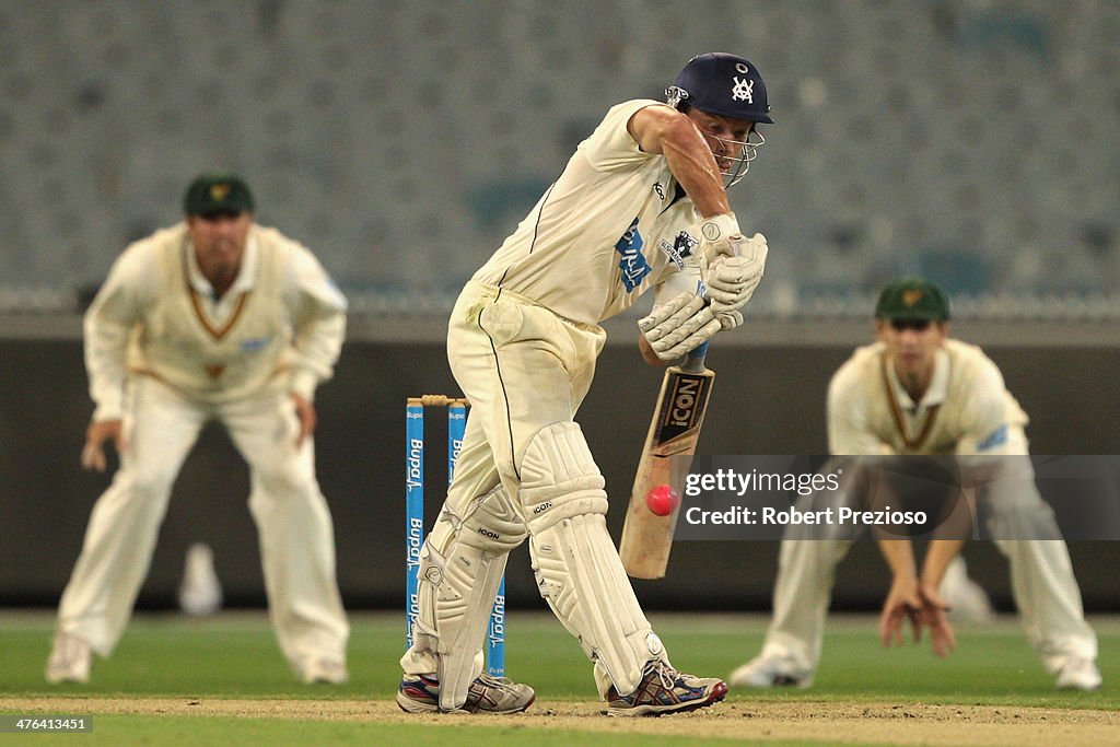 Sheffield Shield - Bushrangers v Tigers: Day 1