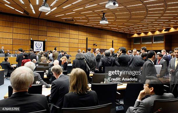 Un Conference Vienna 85 United Nations Vienna International Center Stock Photos, High-Res ...