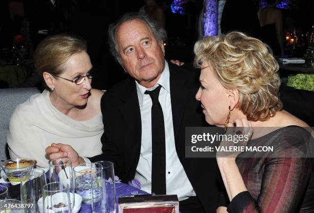 Actress Meryl Streep , Streep's husband sculptor Don Gummer and actress/singer Bette Midler attend the Governor's Ball following the 86th Academy...