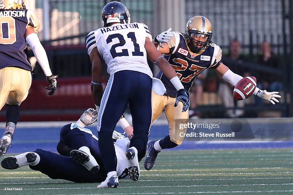 Toronto Argonauts play the Winnipeg Blue Bombers