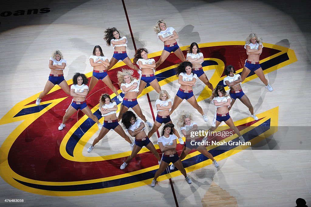 Cavaliers Roster 2015 The Cleveland Cavaliers dance team performs during a game against the ...