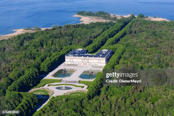 herrenchiemsee palace, luftaufnahme-bavaria - schloss herrenchiemsee stock-fotos und bilder