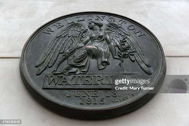 Iconic Waterloo Sign Battle Of Waterloo Memorial Sculpture Unveiled Fotografías e imágenes ...