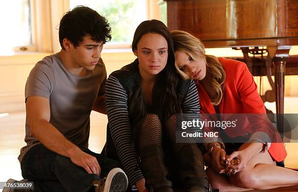 Pilot -- Pictured: Max Schneider as Ian Martinez, Stevie Lynn Jones as Beth Ann Gibson, Halston Sage as Amber Fitch --