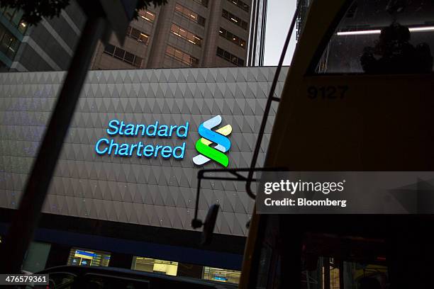 Stanchart Building 328 General Images Of Standard Chartered Bank Stock Photos, High-Res ...