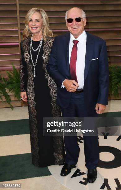 Recording artist Jimmy Buffet and wife Jane Slagsvol attend the 2014 Vanity Fair Oscar Party hosted by Graydon Carter on March 2, 2014 in West...