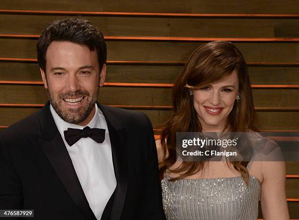 Actors Ben Affleck and wife Jennifer Garner arrive at the 2014 Vanity Fair Oscar Party Hosted By Graydon Carter on March 2, 2014 in West Hollywood,...