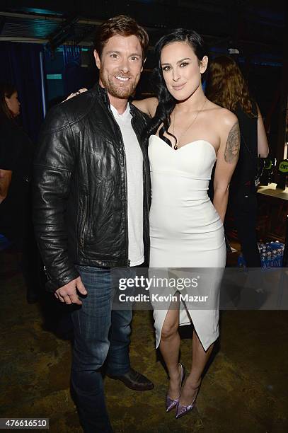 Noah Galloway and Rumer Willis attend the 2015 CMT Music awards at the Bridgestone Arena on June 10, 2015 in Nashville, Tennessee.