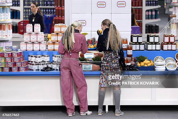 158 e imágenes de Chanel Supermarket - Getty Images