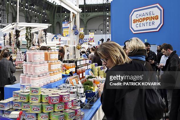 158 Chanel Supermarket Stock Photos, High-Res Pictures, and Images