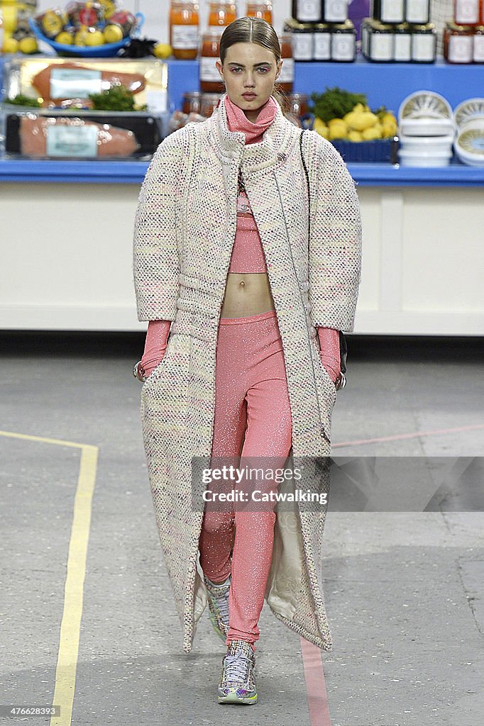 Chanel - Runway RTW - Fall 2014 - Paris Fashion Week