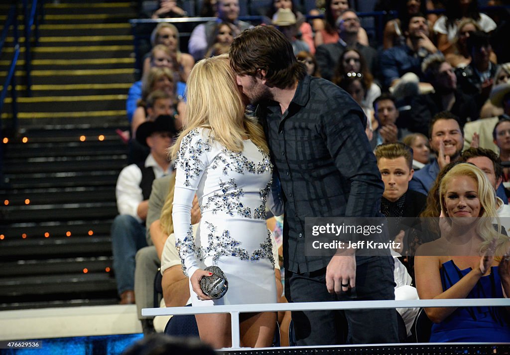 2015 CMT Music Awards - Show