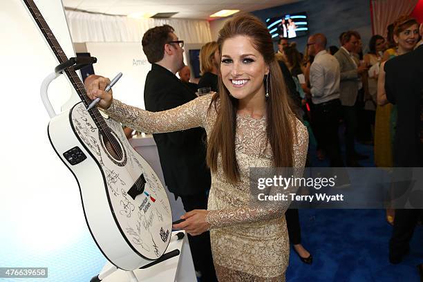 Attends the American Airlines Suite during 2015 CMT Music Awards at Bridgestone Arena on June 10, 2015 in Nashville, Tennessee.