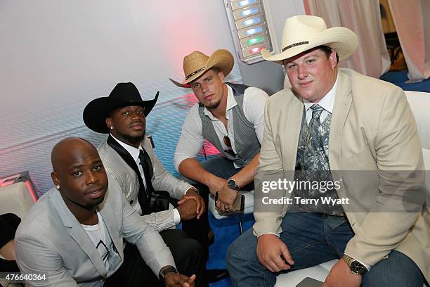 Guests attend the American Airlines Suite during 2015 CMT Music Awards at Bridgestone Arena on June 10, 2015 in Nashville, Tennessee.