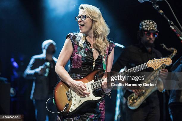 Susan Tedeschi Band Photos And Premium High Res Pictures Getty Images susan-tedeschi-band-photos-and-premium-high-res-pictures-getty-images