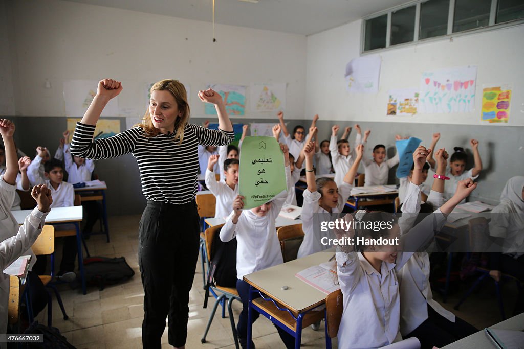 Downton Abbey Star Laura Carmichael Visits Syrian Refugee Children