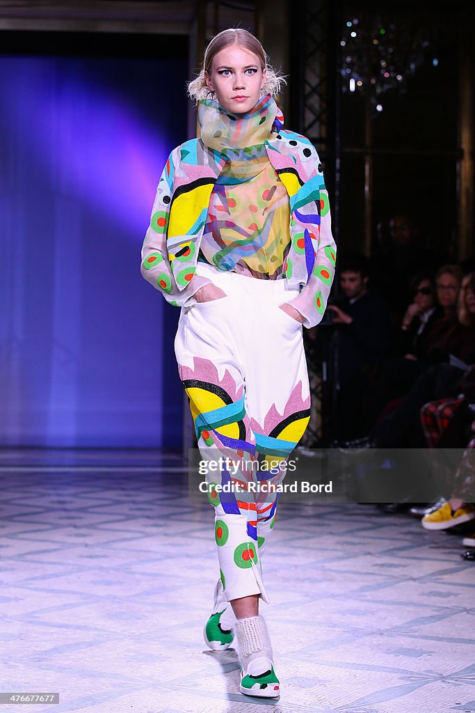 Junko Shimada : Runway - Paris Fashion Week Womenswear Fall/Winter 2014-2015