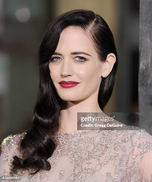 Actress Eva Green arrives at the "300: Rise Of An Empire" Los Angeles premiere at TCL Chinese Theatre on March 4, 2014 in Hollywood, California.