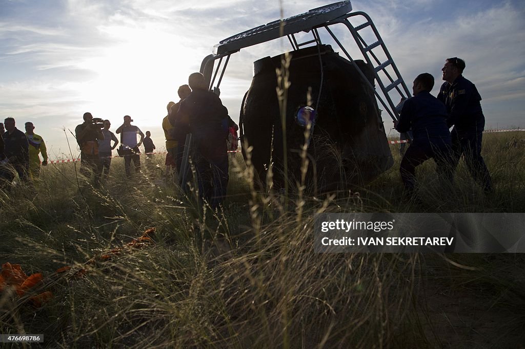 KAZAKHSTAN-RUSSIA-US-ITALY-SPACE-SCIENCE-ISS-LANDING