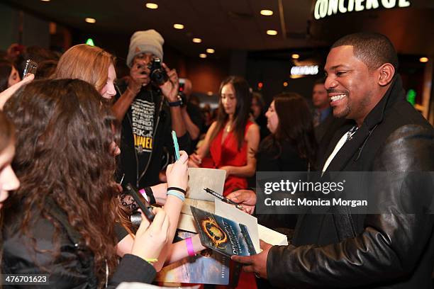 Fans and Mekhi Phifer attends the "Divergent" Screening at Emagine Royal Oak on March 4, 2014 in Royal Oak, Michigan.