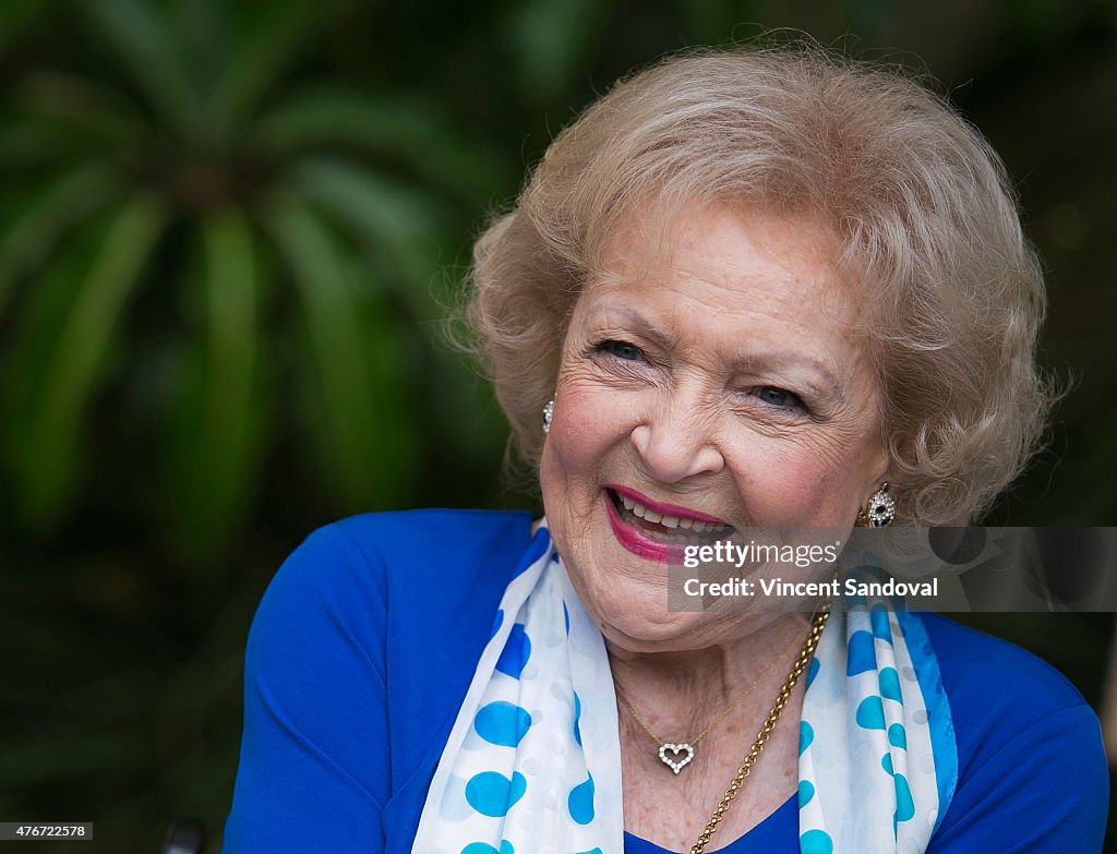 Actresses Betty White And Carolyn Hennesy Host Media Preview For Greater Los Angeles Zoo Association's Beastly Ball Fundraiser