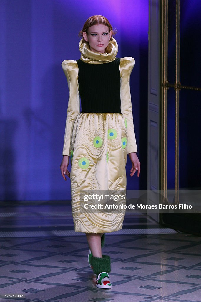 Junko Shimada : Runway - Paris Fashion Week Womenswear Fall/Winter 2014-2015