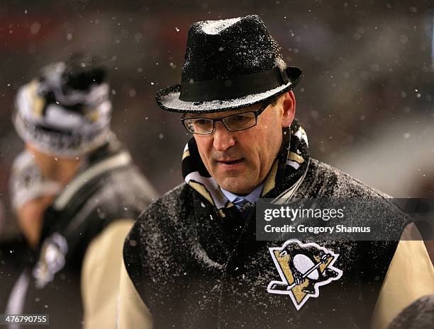 Head Coach Dan Bylsma of the Pittsburgh Penguins looks on during the 2014 NHL Stadium Series game against the Chicago Blackhawks on March 1, 2014 at...