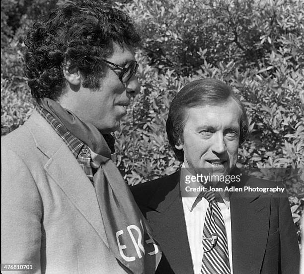 Actor Elliott Gould chats with Journalist and writer David Frost at an E.R.A. Event hosted by and at the home of actress, producer and social...