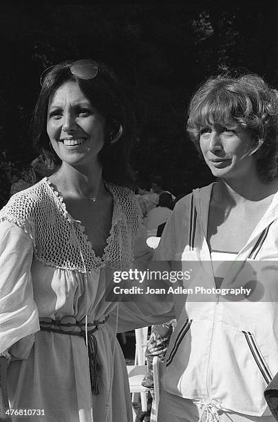 Actress, and social activist Marlo Thomas poses for a picture with actress Penny Marshall at an E.R.A. Event Marlo hosted at her home in Beverly...