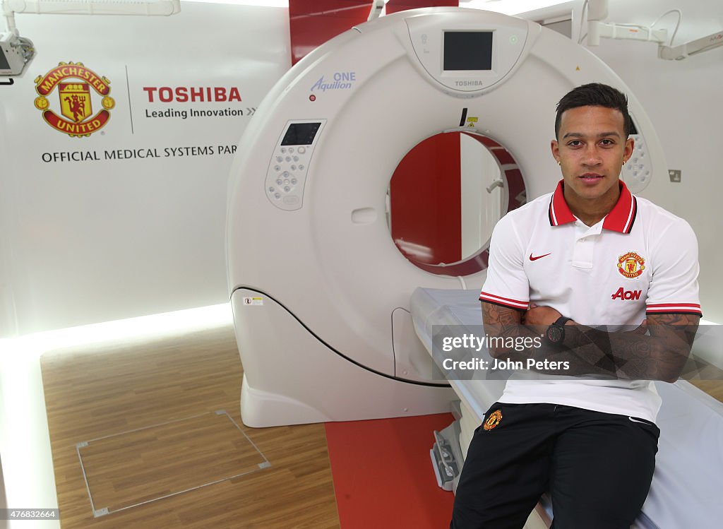 Manchester United Unveil New Signing Memphis Depay