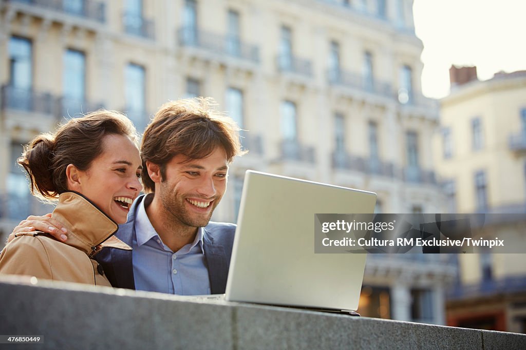 Couple enjoying city break, Toulouse, France