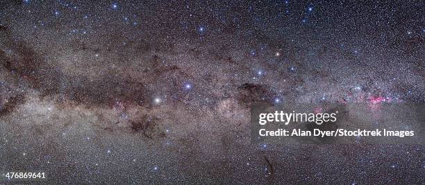 widefield view of alpha and beta centauri stars in the southern constellation of centaurus, along with the southern cross in the constellation crux. - alpha centauri stock-fotos und bilder