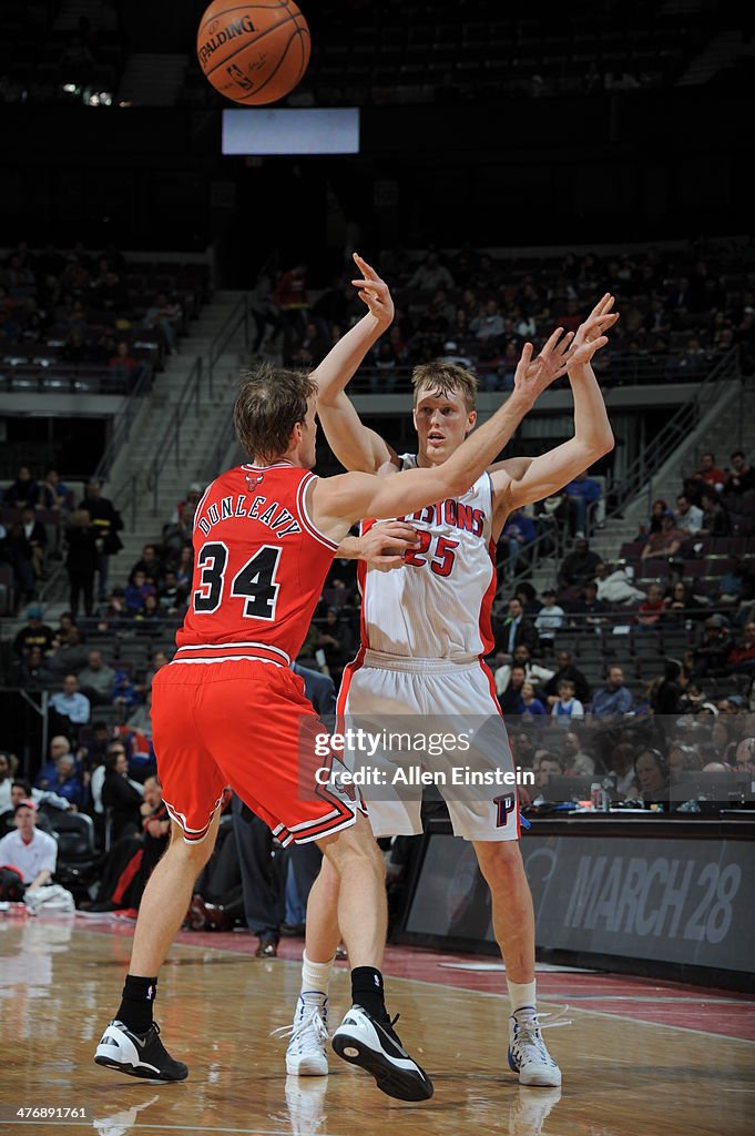 Chicago Bulls v Detroit Pistons