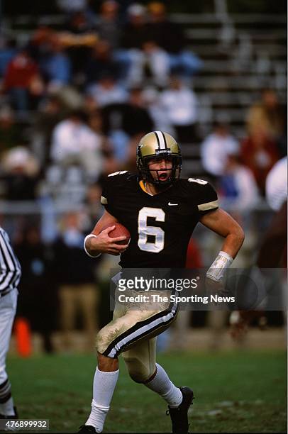 Jay Cutler of the Vanderbilt Commodores runs with the ball against the Alabama Crimson Tide on November 2, 2002.