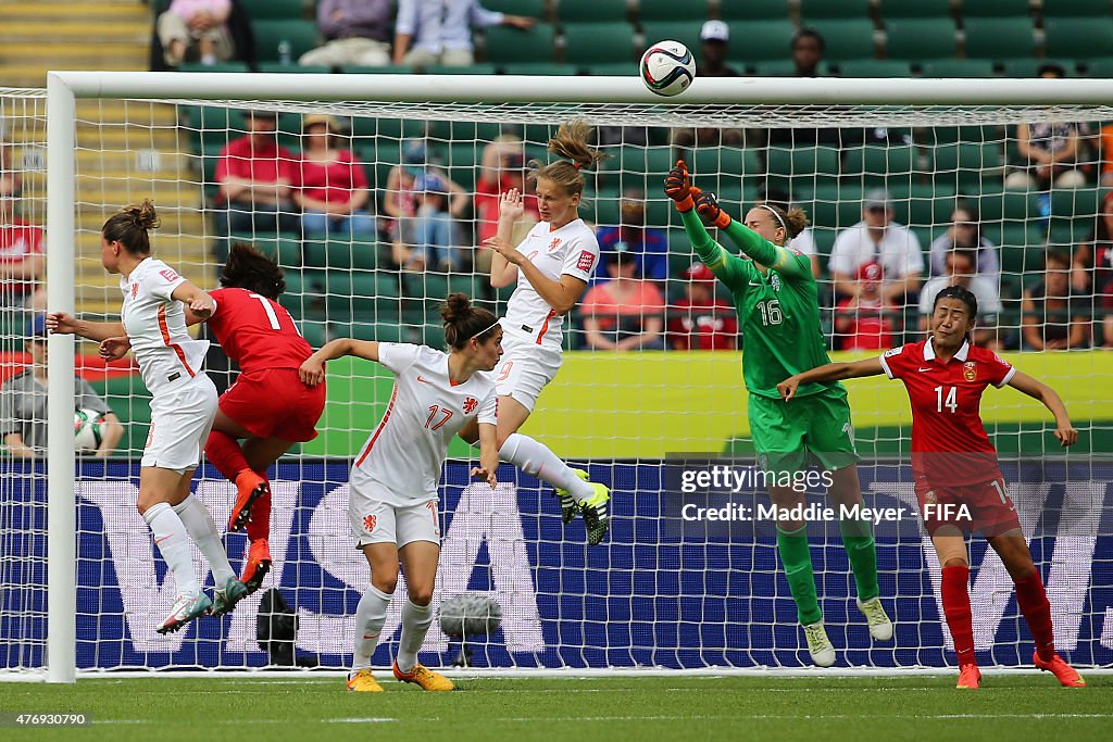 China PR v Netherlands: Group A - FIFA Women's World Cup 2015