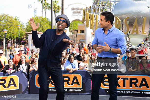 Arsenio Hall and Mario Lopez visit "Extra" at Universal Studios Hollywood on March 5, 2014 in Universal City, California.