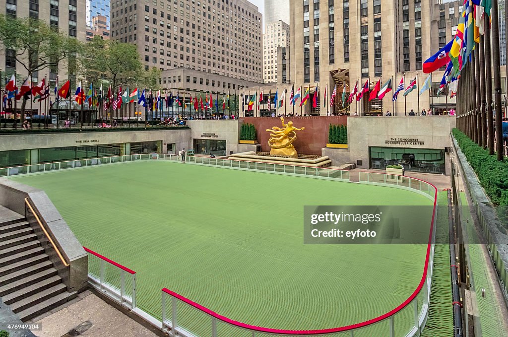 Lower Center Rockefeller Rockefeller Center Lower Plaza High-Res Stock Photo - Getty Images