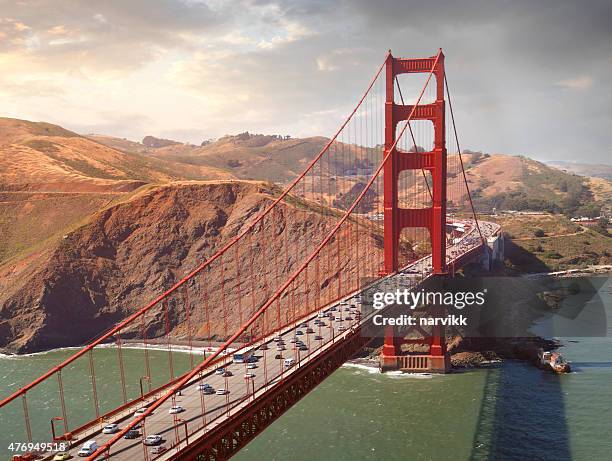 vista aerea del golden gate bridge - the golden gate bridge foto e immagini stock