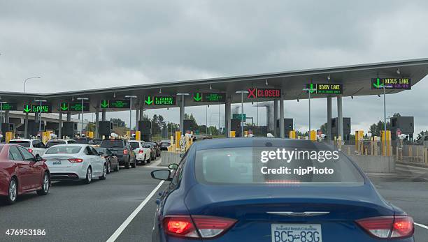 international border crossing - canada border stock pictures, royalty-free photos & images