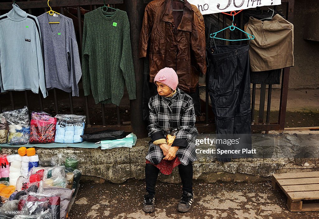 Tensions Grow In Crimea As Diplomatic Talks Continue