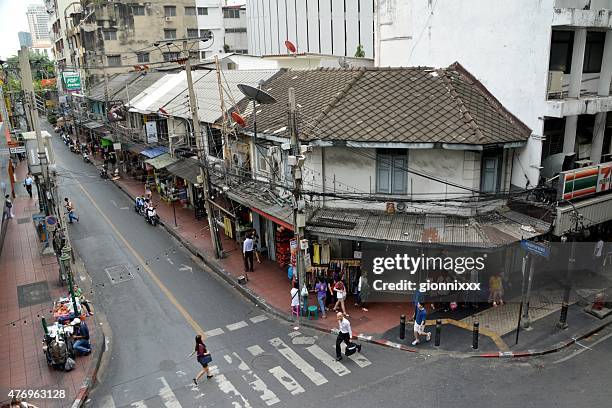 vecchie case di moda di silom district, bangkok, tailandia - silom foto e immagini stock