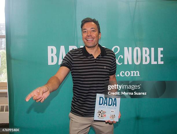 Jimmy Fallon Sign Jimmy Fallon reads from his children's book