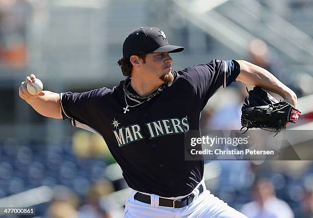 Blake Beavan Rangers 536 Blake Beavan Photos & High Res Pictures - Getty Images