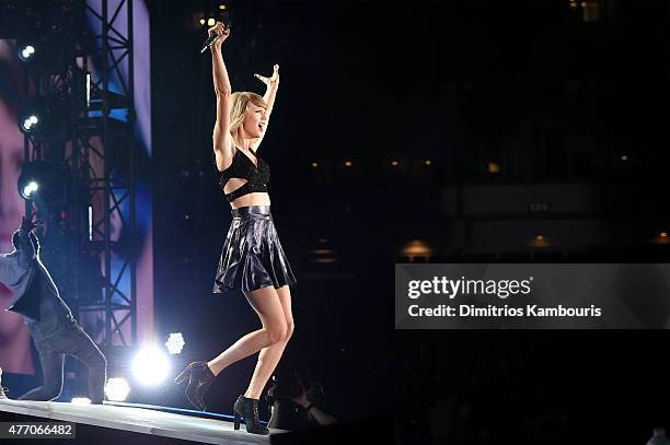 Taylor Swift performs onstage during The 1989 World Tour on June 13, 2015 at Lincoln Financial Field in Philadelphia, Pennsylvania.