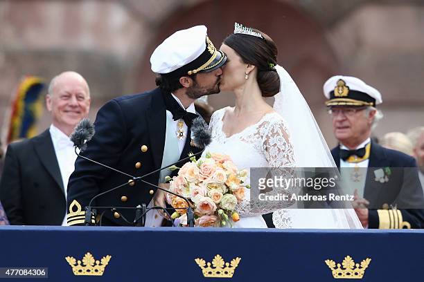 Prince Carl Philip of Sweden kisses Princess Sofia, Duchess of Varmlands after their marriage ceremony on June 13, 2015 in Stockholm, Sweden.